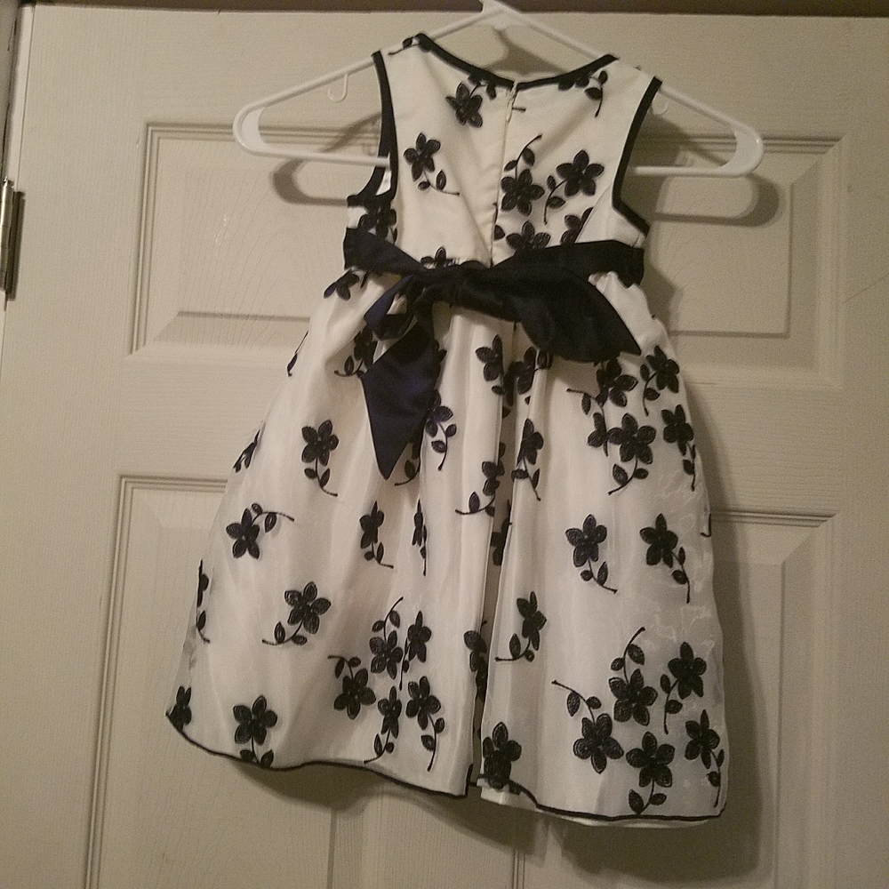 White and navy floral dress - Picture 3 of 4